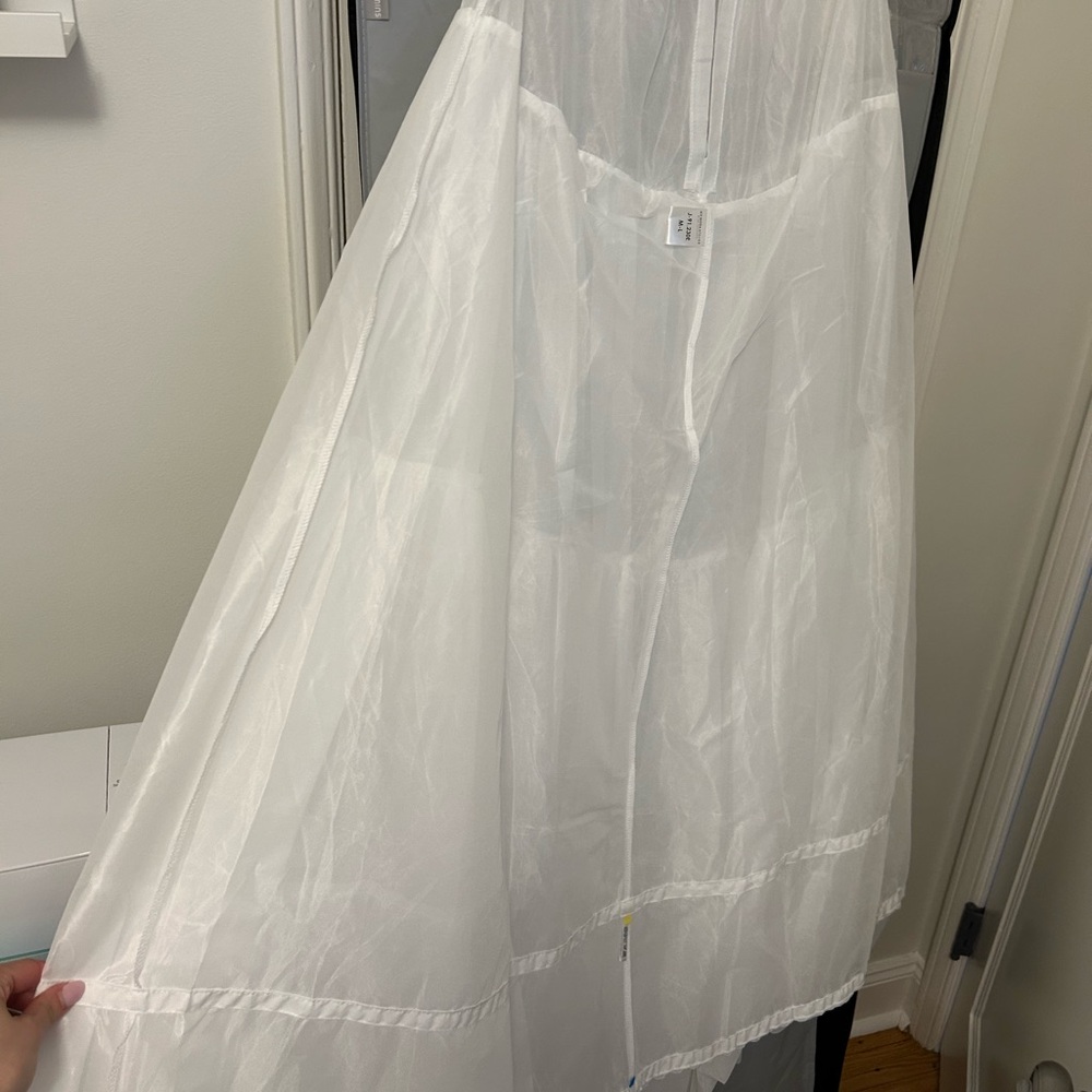 Wedding dress underskirt - m/l size - ordered from Etsy, have not worn